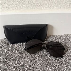 VICI x DIFF Lenox Black Frame Aviator Sunglasses